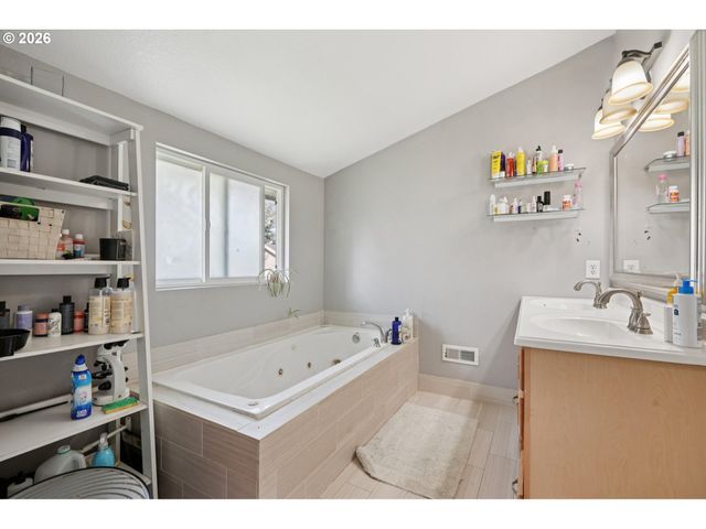 1612 12TH St, Oregon City, OR 97045