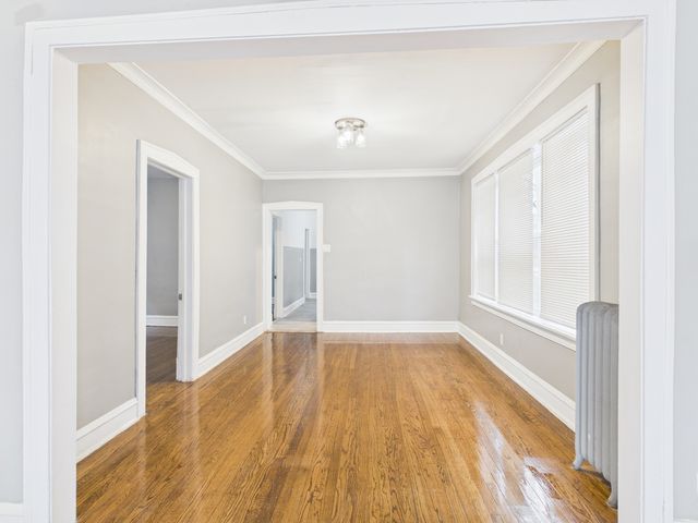 7631 S Cornell Avenue 1, Chicago, IL 60649