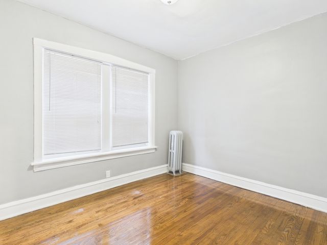 7631 S Cornell Avenue 1, Chicago, IL 60649