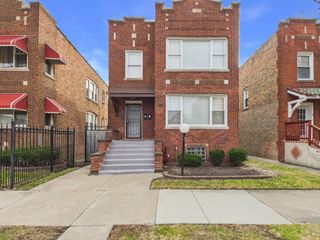 7631 S Cornell Avenue 1, Chicago, IL 60649