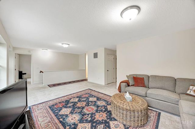 723 Grande Oaks Drive, Hamilton Twp, OH 45152