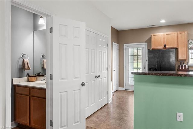 128 Humberside Drive, Kernersville, NC 27284