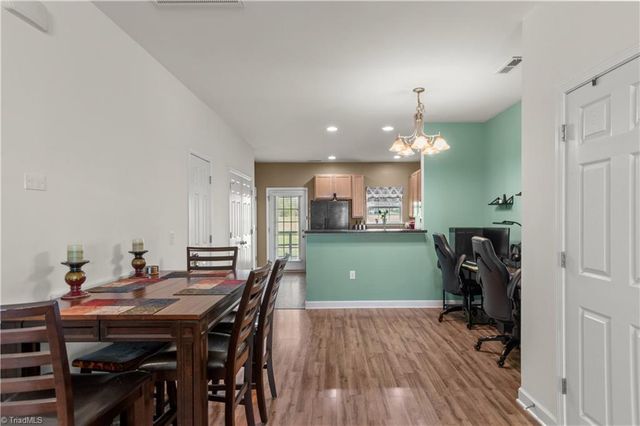 128 Humberside Drive, Kernersville, NC 27284