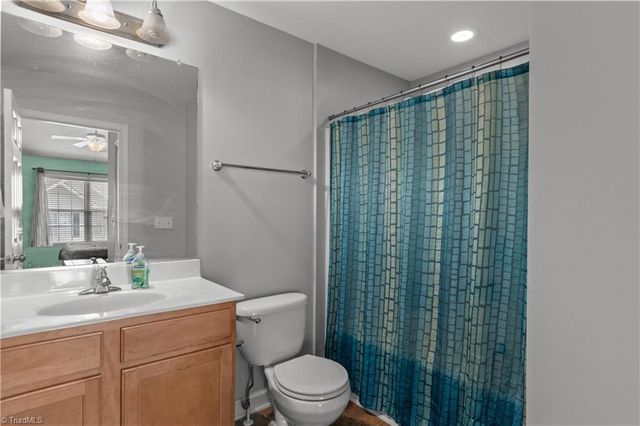 128 Humberside Drive, Kernersville, NC 27284