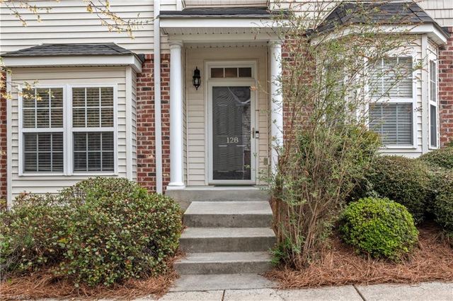 128 Humberside Drive, Kernersville, NC 27284