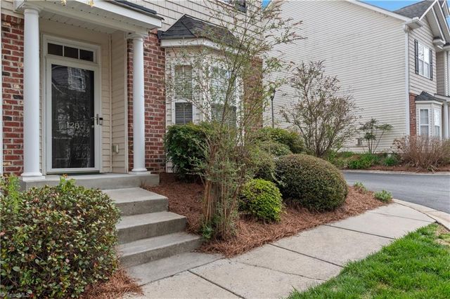 128 Humberside Drive, Kernersville, NC 27284
