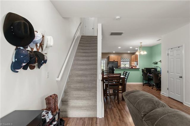 128 Humberside Drive, Kernersville, NC 27284