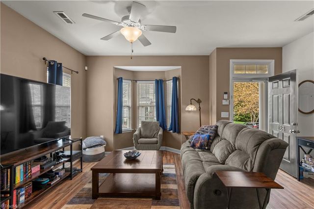 128 Humberside Drive, Kernersville, NC 27284