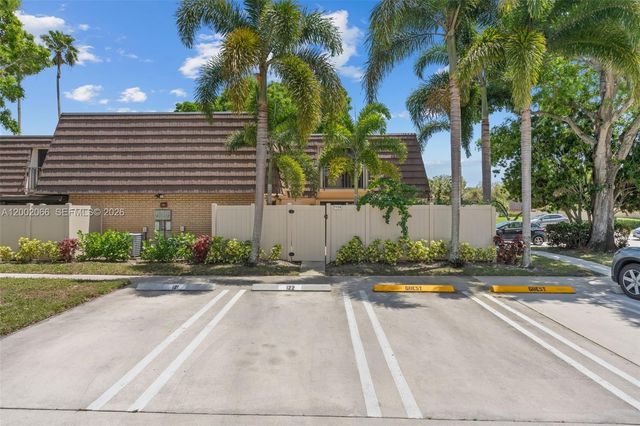 7124 71st Way, West Palm Beach, FL 33407