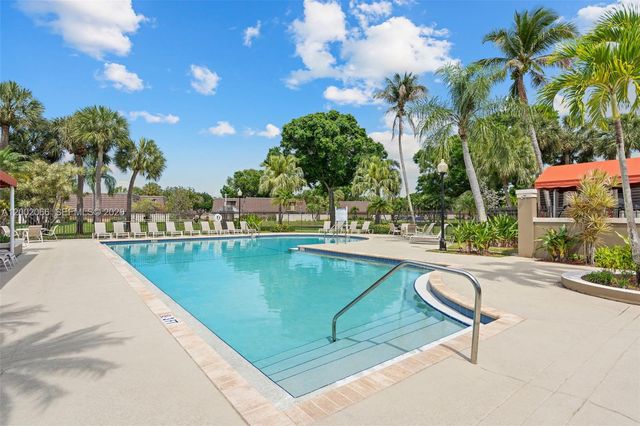 7124 71st Way, West Palm Beach, FL 33407