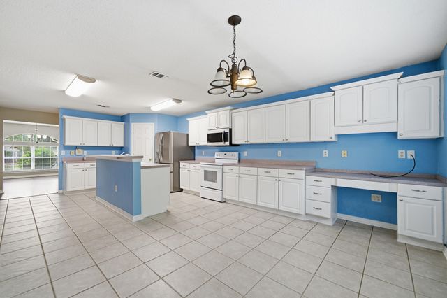 2490 Pepper Drive, Navarre, FL 32566