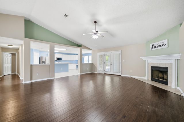 2490 Pepper Drive, Navarre, FL 32566