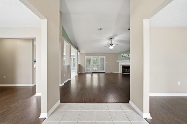 2490 Pepper Drive, Navarre, FL 32566