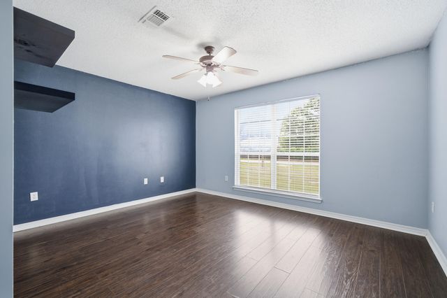 2490 Pepper Drive, Navarre, FL 32566