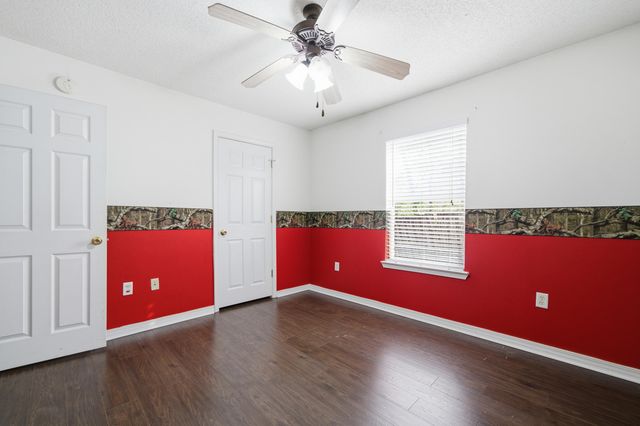 2490 Pepper Drive, Navarre, FL 32566