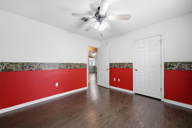 2490 Pepper Drive, Navarre, FL 32566