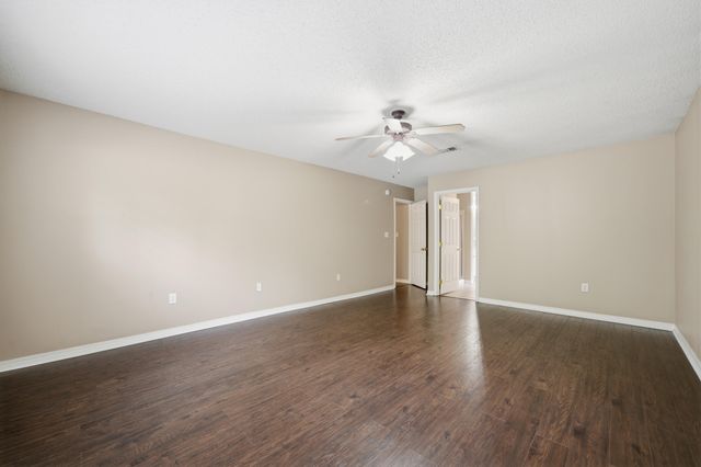 2490 Pepper Drive, Navarre, FL 32566