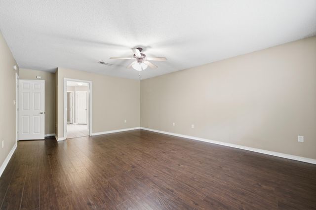 2490 Pepper Drive, Navarre, FL 32566