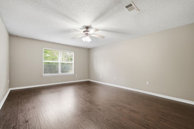 2490 Pepper Drive, Navarre, FL 32566