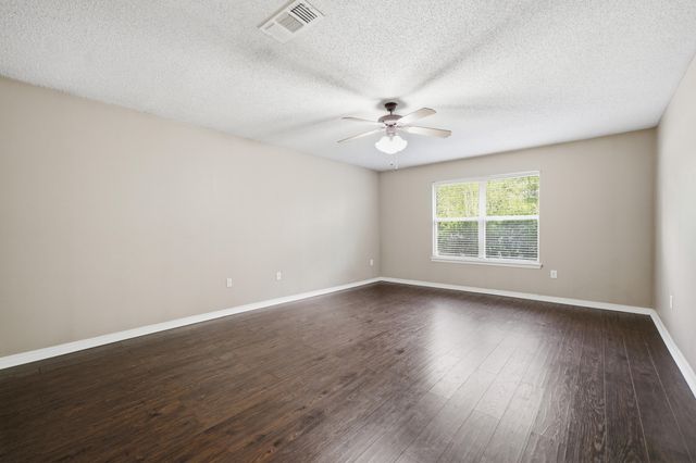 2490 Pepper Drive, Navarre, FL 32566