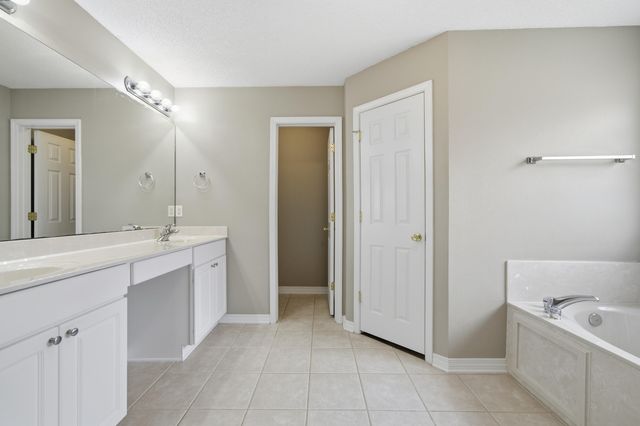 2490 Pepper Drive, Navarre, FL 32566