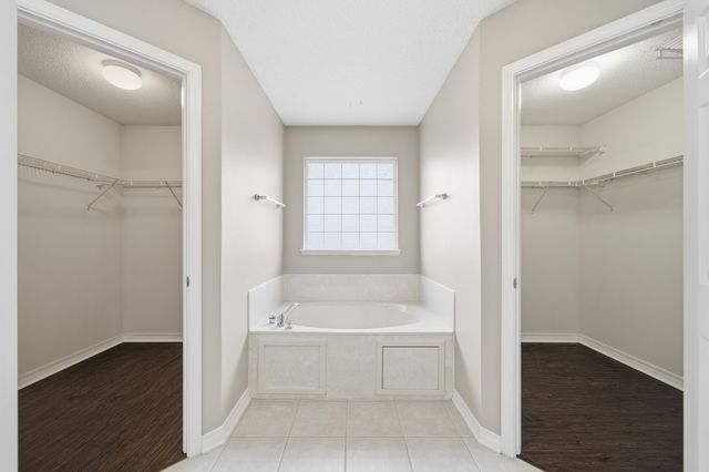 2490 Pepper Drive, Navarre, FL 32566