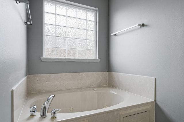 2490 Pepper Drive, Navarre, FL 32566