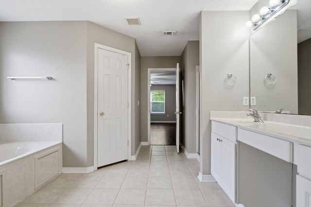 2490 Pepper Drive, Navarre, FL 32566