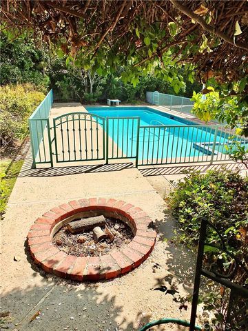 3671 Toland, Los Alamitos, CA 90720