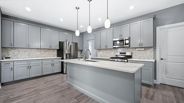 4901 Hyde Park Drive, Valparaiso, IN 46383