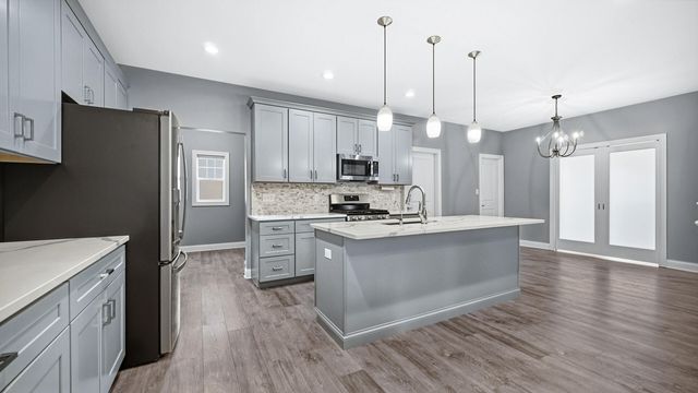 4901 Hyde Park Drive, Valparaiso, IN 46383