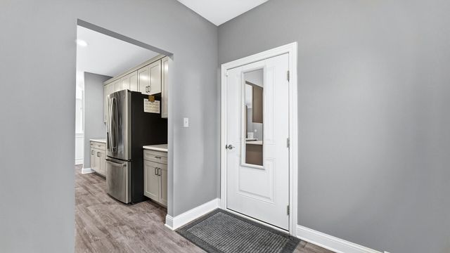 4901 Hyde Park Drive, Valparaiso, IN 46383