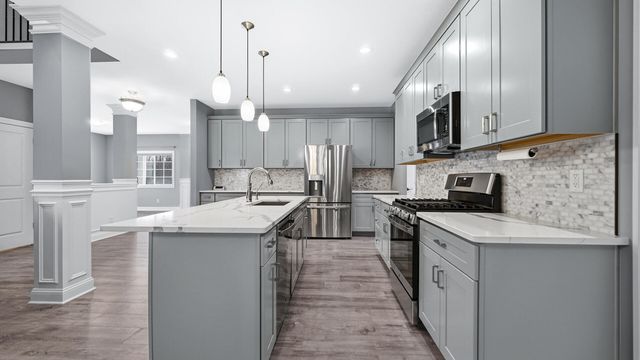 4901 Hyde Park Drive, Valparaiso, IN 46383