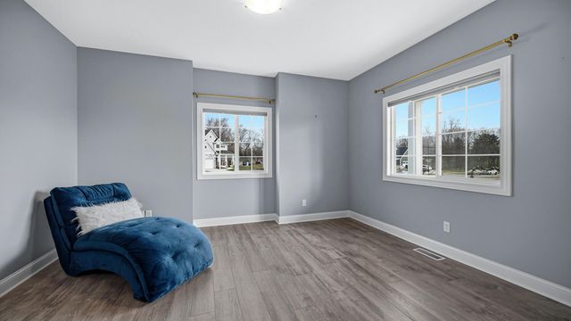 4901 Hyde Park Drive, Valparaiso, IN 46383