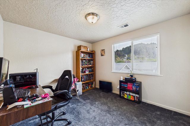 335 C Street, Fields Landing, CA 95537