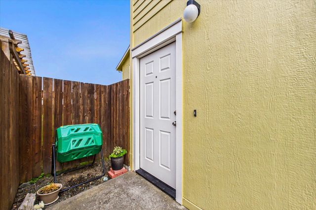 335 C Street, Fields Landing, CA 95537