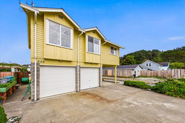 335 C Street, Fields Landing, CA 95537