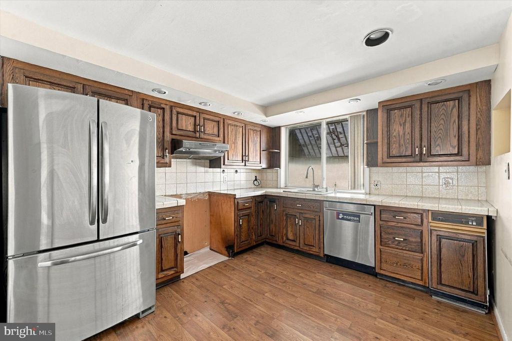 2028 S 29TH ST, Philadelphia, PA 19145 — photo 3