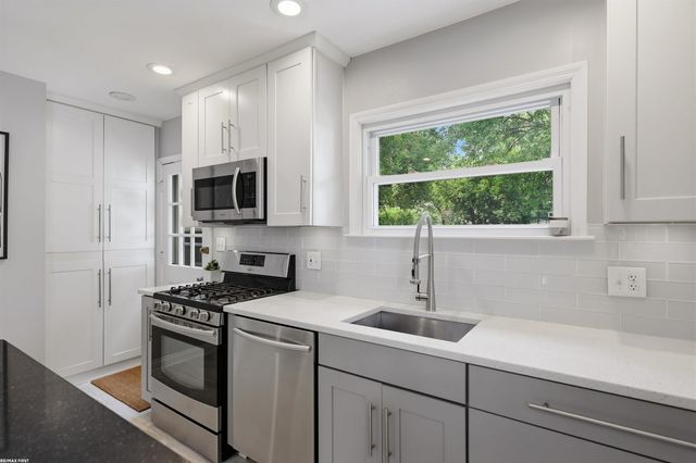 8241 Russell Street, Utica, MI 48317