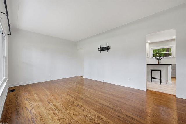 8241 Russell Street, Utica, MI 48317