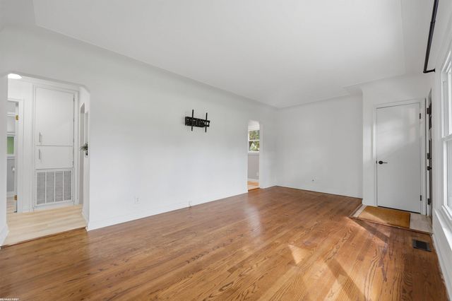 8241 Russell Street, Utica, MI 48317