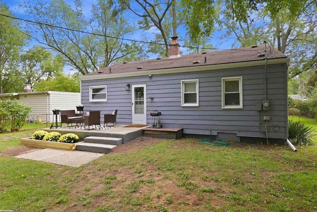 8241 Russell Street, Utica, MI 48317