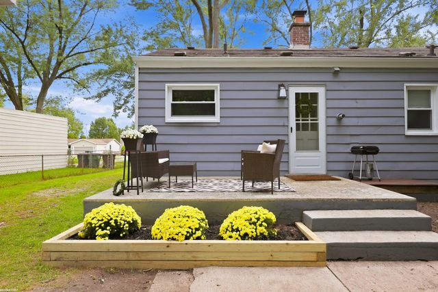 8241 Russell Street, Utica, MI 48317