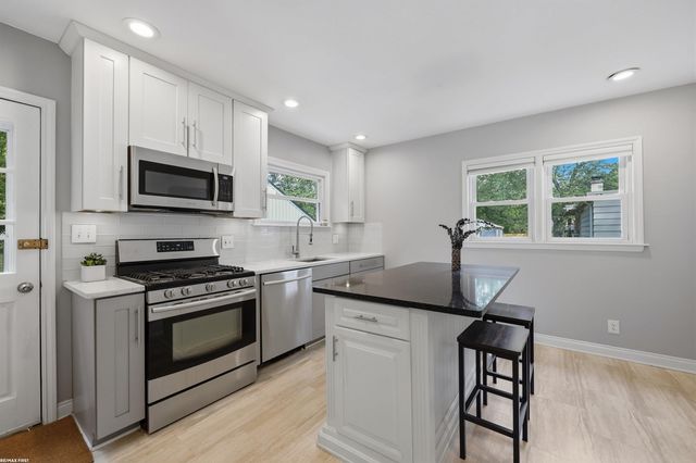8241 Russell Street, Utica, MI 48317