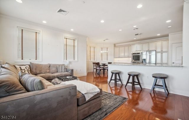 201 Metzger Dr, West Orange Twp., NJ 07052