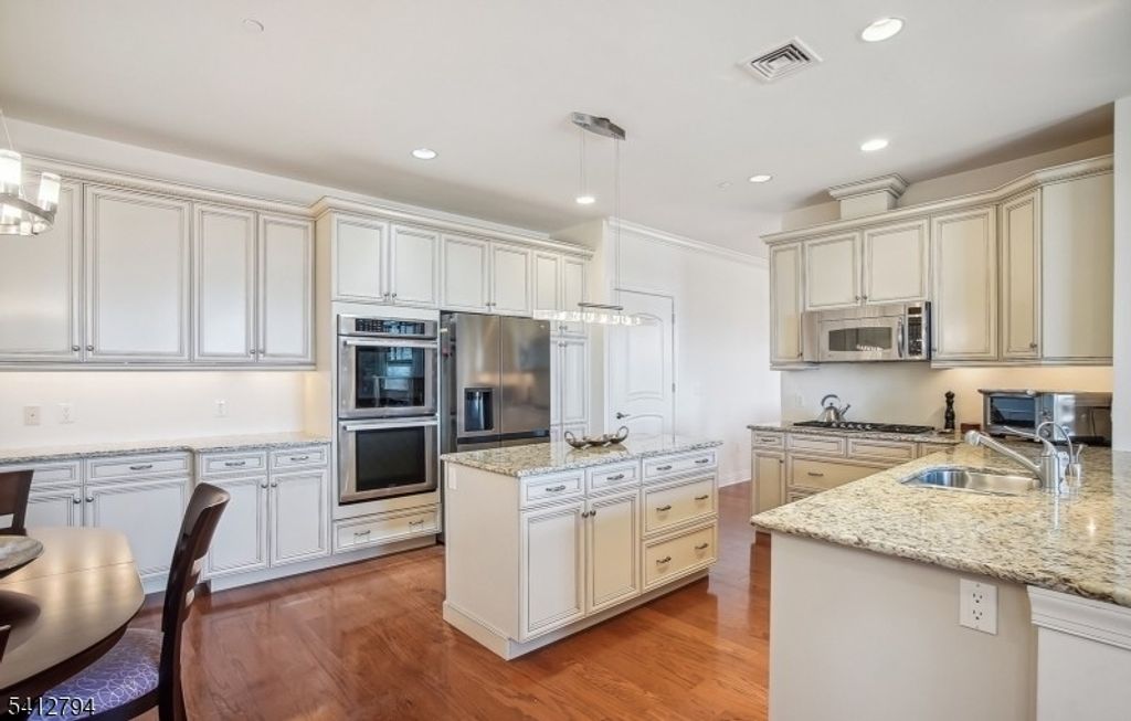 201 Metzger Dr, West Orange Twp., NJ 07052