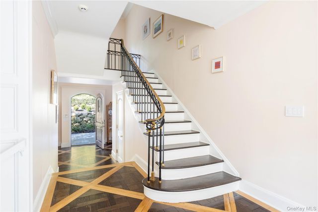 312 Feeks Lane, Mill Neck, NY 11560