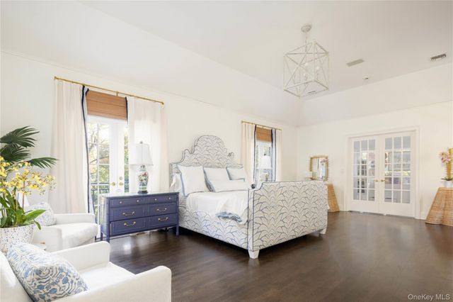 312 Feeks Lane, Mill Neck, NY 11560