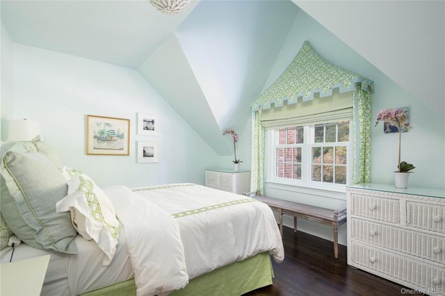 312 Feeks Lane, Mill Neck, NY 11560