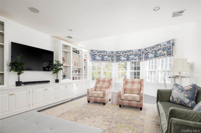 312 Feeks Lane, Mill Neck, NY 11560